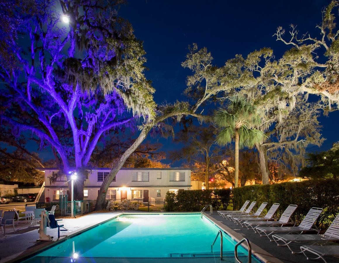 Queen'S Court Inn St. Simons Island Экстерьер фото